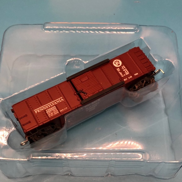 Hallmark Lionel No. 714 Boxcar Keepsake Ornament - Red - Picture 6 of 10